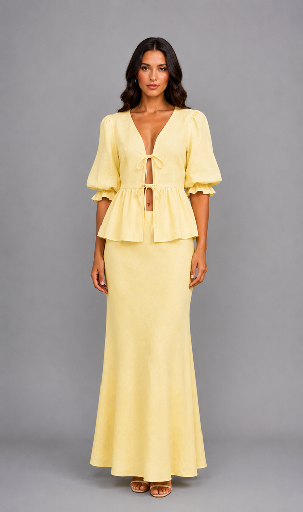 Indra set with skirt and tie-bow, as well as ruffles