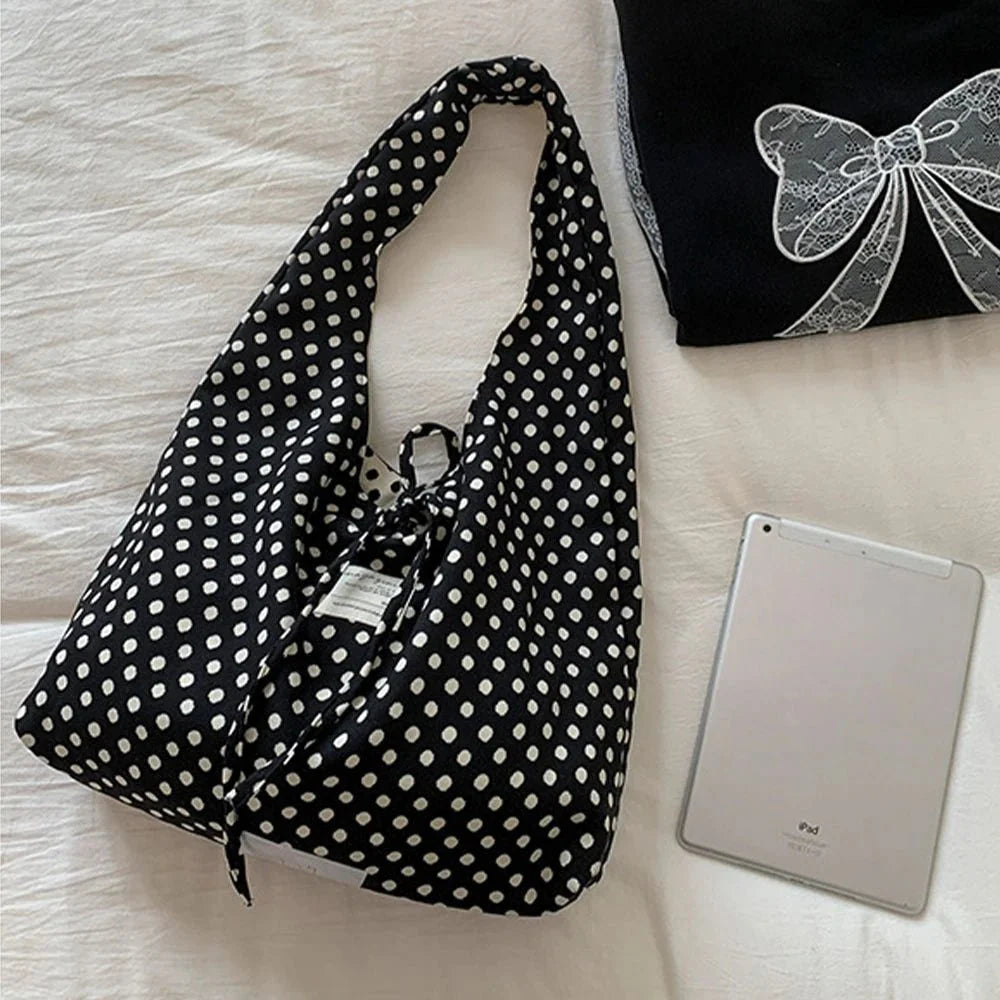 Sheila Wende-Hobo-Bag mit Polka Dots