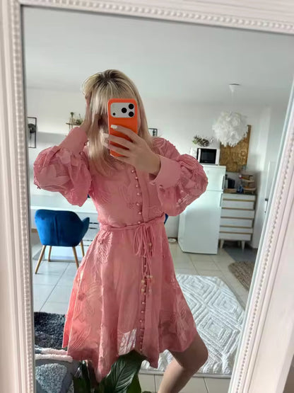 Hedy Kleid aus bestickter Spitze mit Gürtel