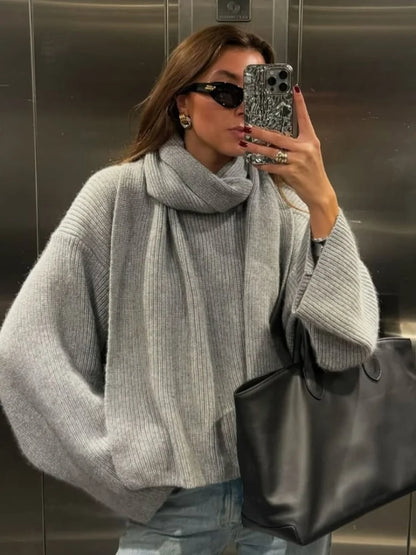 Locker Strickpullover mit Schal