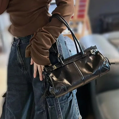 Leder Schultertasche mit Gürtel - Detail