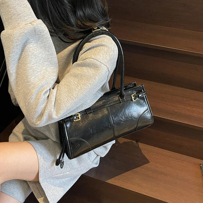 Leder Schultertasche mit Gürtel - Detail