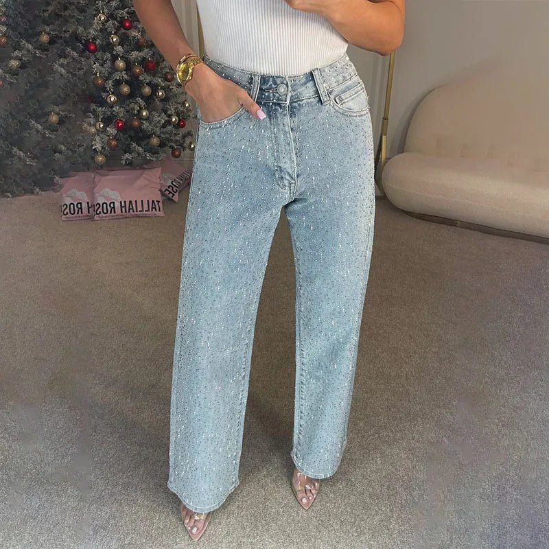 Eliana Weitbein-Jeanshose mit Strasssteinen