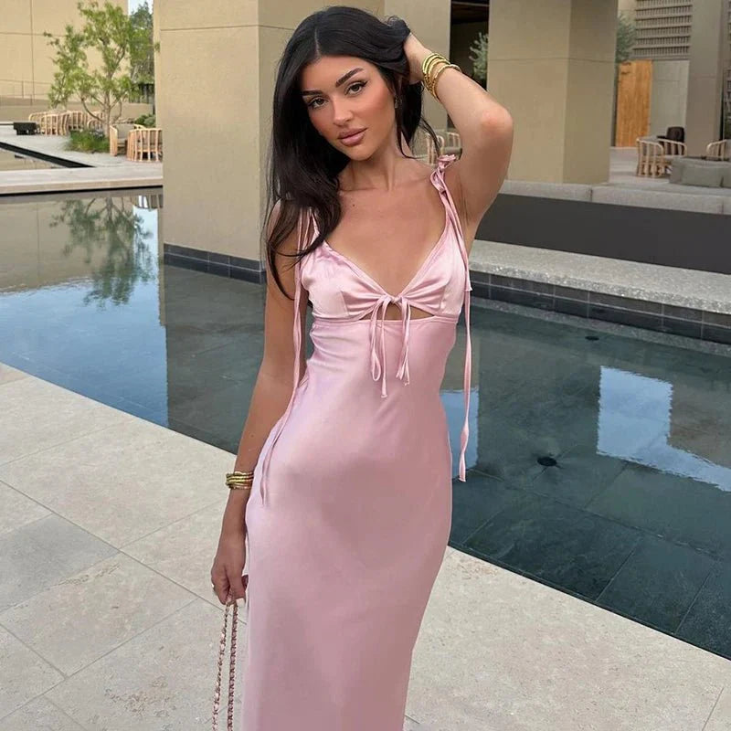 Aaliyah Maxikleid mit V-Ausschnitt und Schnürung, Spaghettiträger