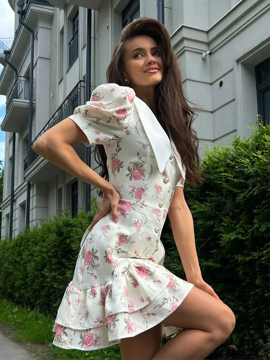 Andromeda Minikleid mit Blumenmuster und Puffärmeln