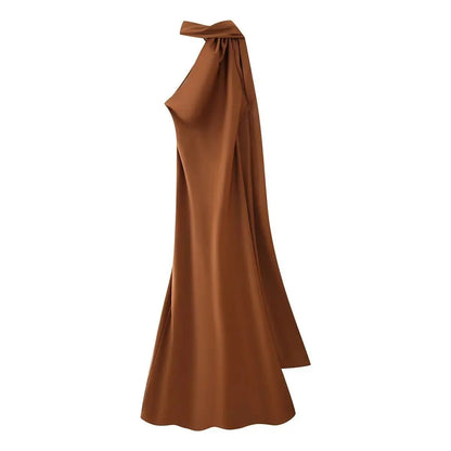 Beatrice Neckholder rückenfreies Seidensatin-Maxikleid