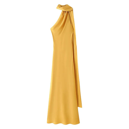 Beatrice Neckholder rückenfreies Seidensatin-Maxikleid