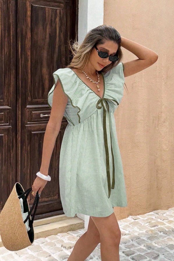 Beatrice Gestreiftes V-Ausschnitt-Rüschen-Minikleid