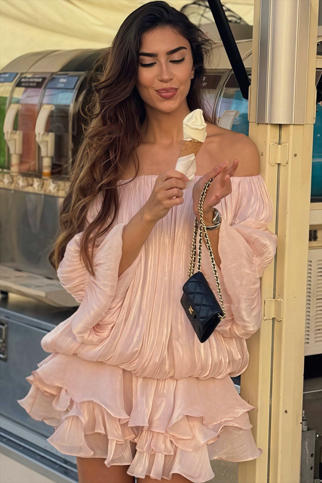 Bianca Off-Shoulder Rüschen Stufen-Minikelid