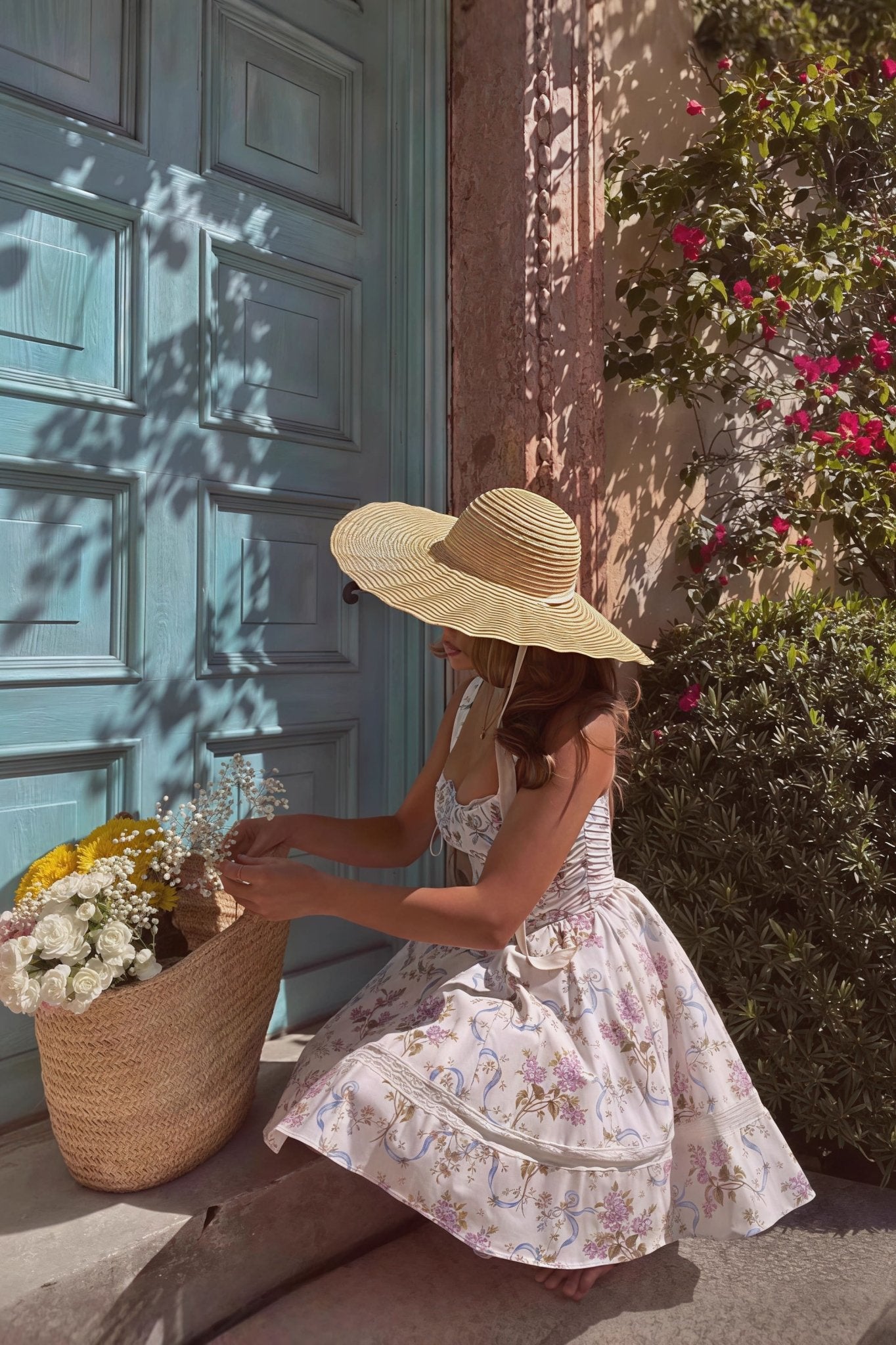 Floral lace dress with spaghetti straps for vacation