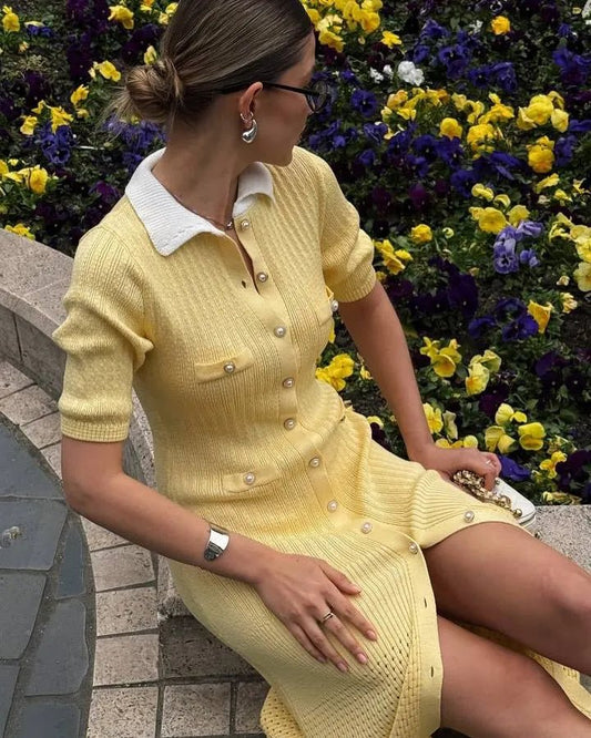 Hannelore Französisches V-Ausschnitt Strickkleid mit Schlitz