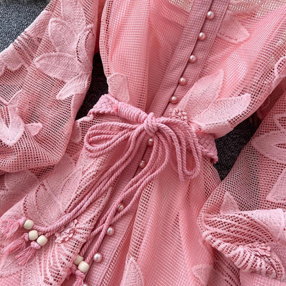 Hedy Kleid aus bestickter Spitze mit Gürtel