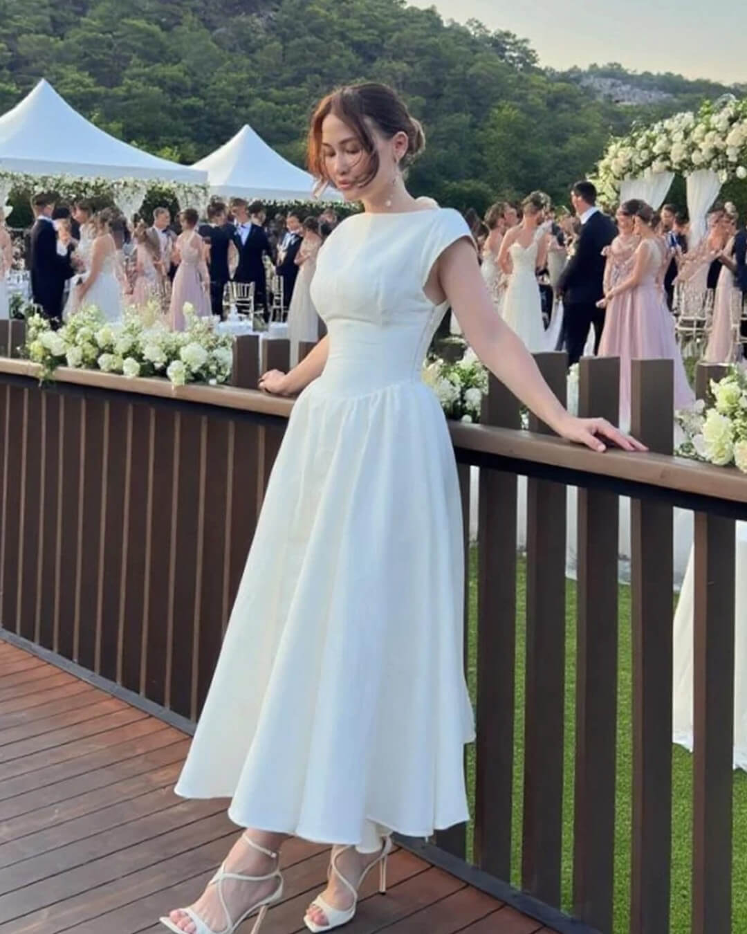 Rosalind Midikleid ohne Ärmel mit Cut-outs