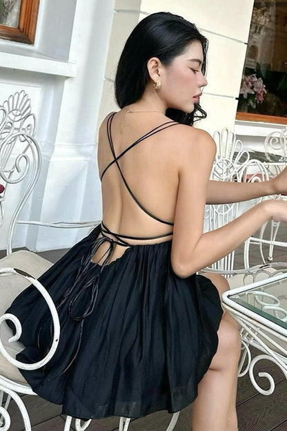 Abigail Lagen-Minikleid mit V-Ausschnitt