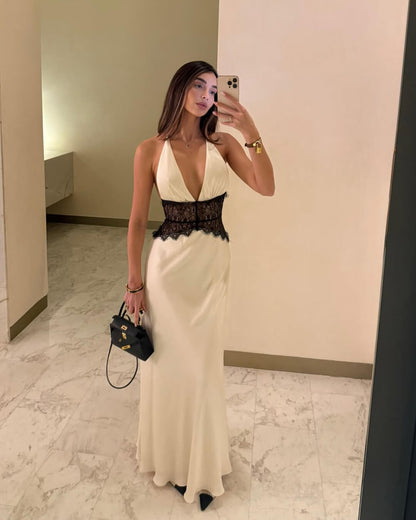 Spitzenkleid mit Taillenschnürung und Rückenfrei