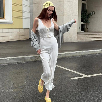 Bell Satin-Midikleid mit tiefem Ausschnitt