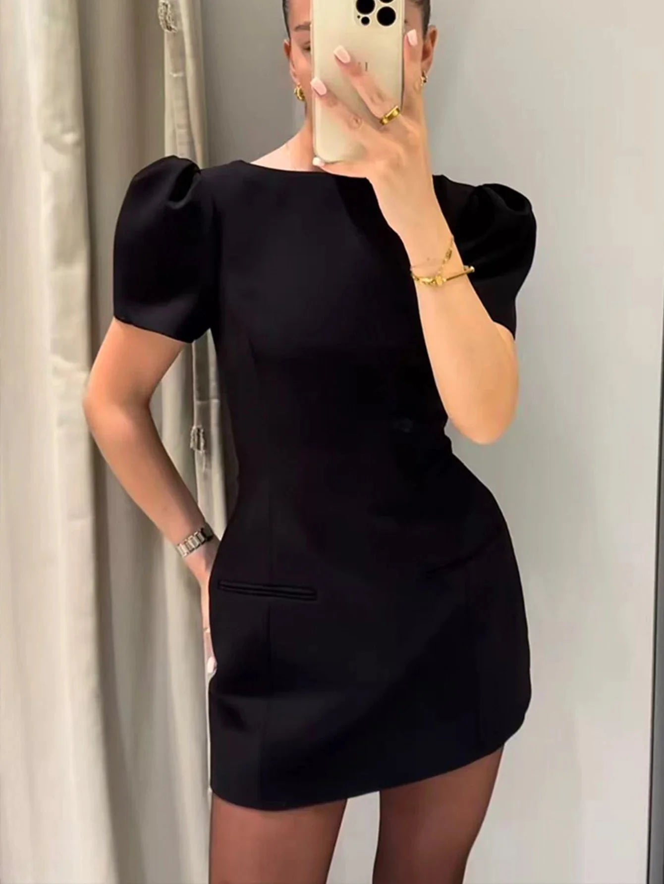 Minidress with puff sleeves