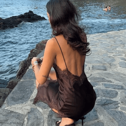 Asymmetrisches Satin-Minikleid