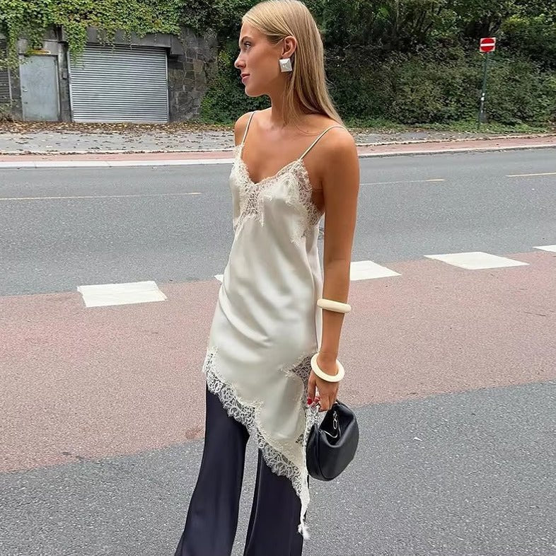 Asymmetrisches Satin-Minikleid