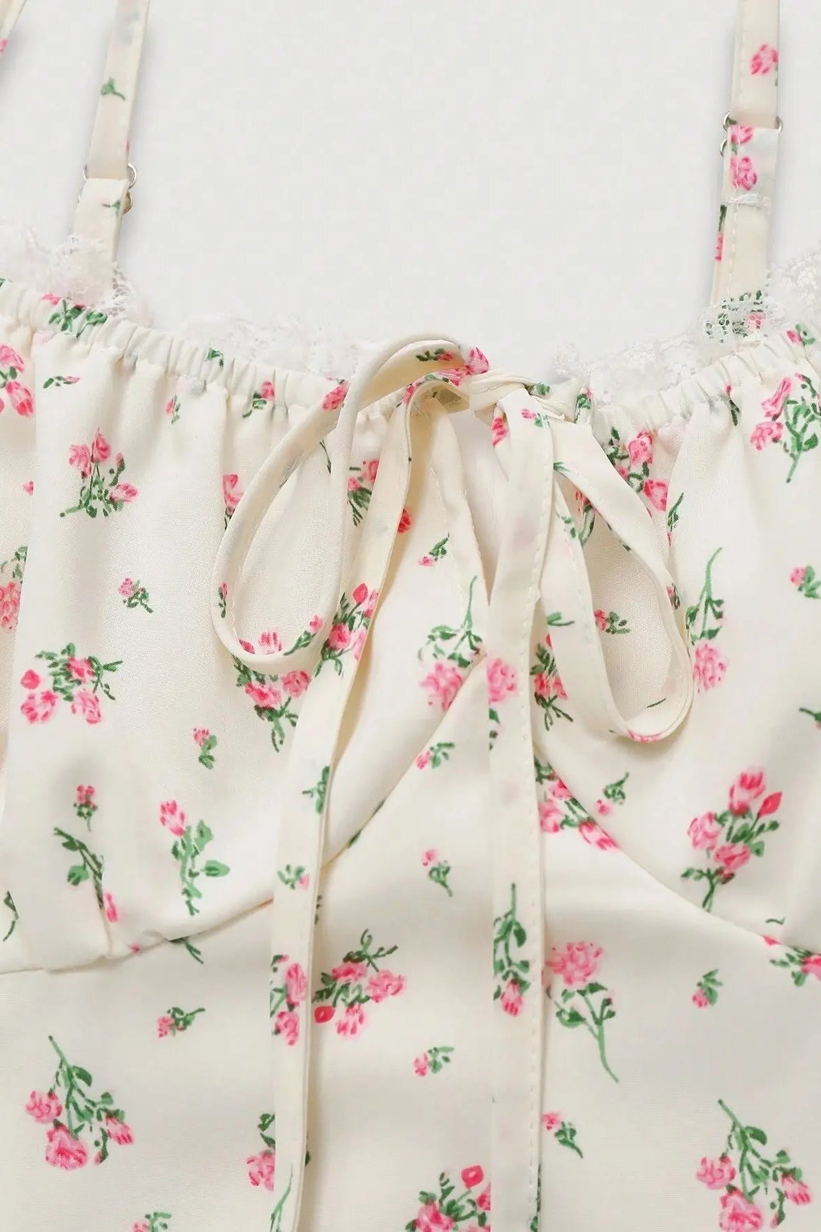 Spaghettiträger Kleid mit Blumenmuster