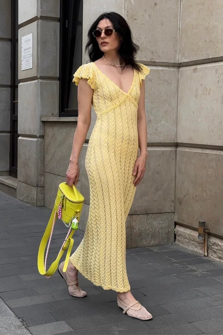Rosy Rüschen-Strick-Midikleid