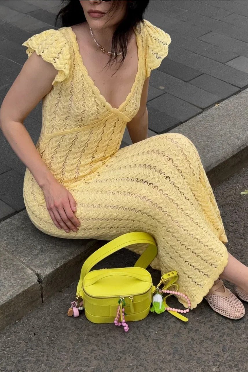 Rosy Rüschen-Strick-Midikleid