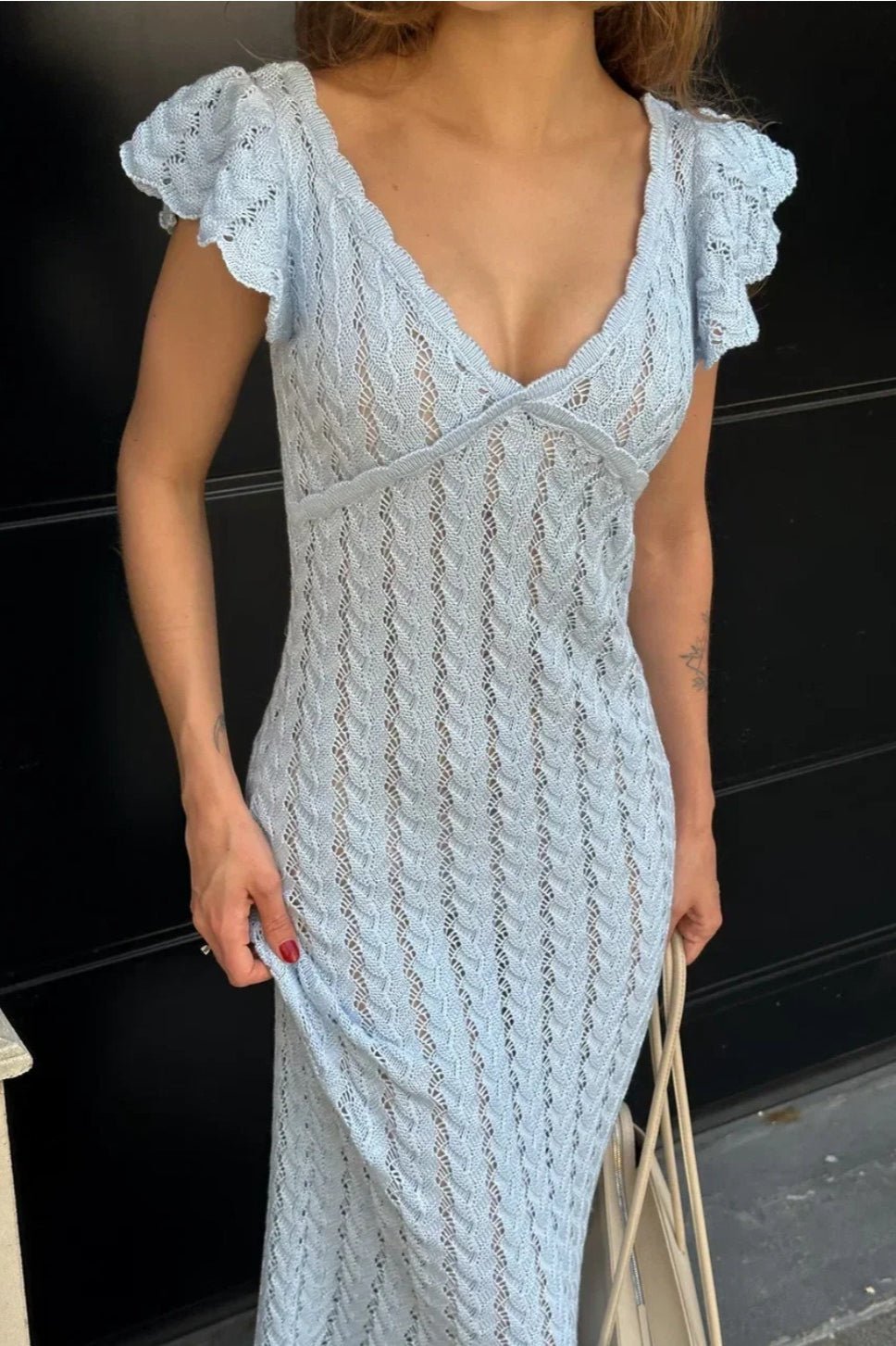 Rosy Rüschen-Strick-Midikleid