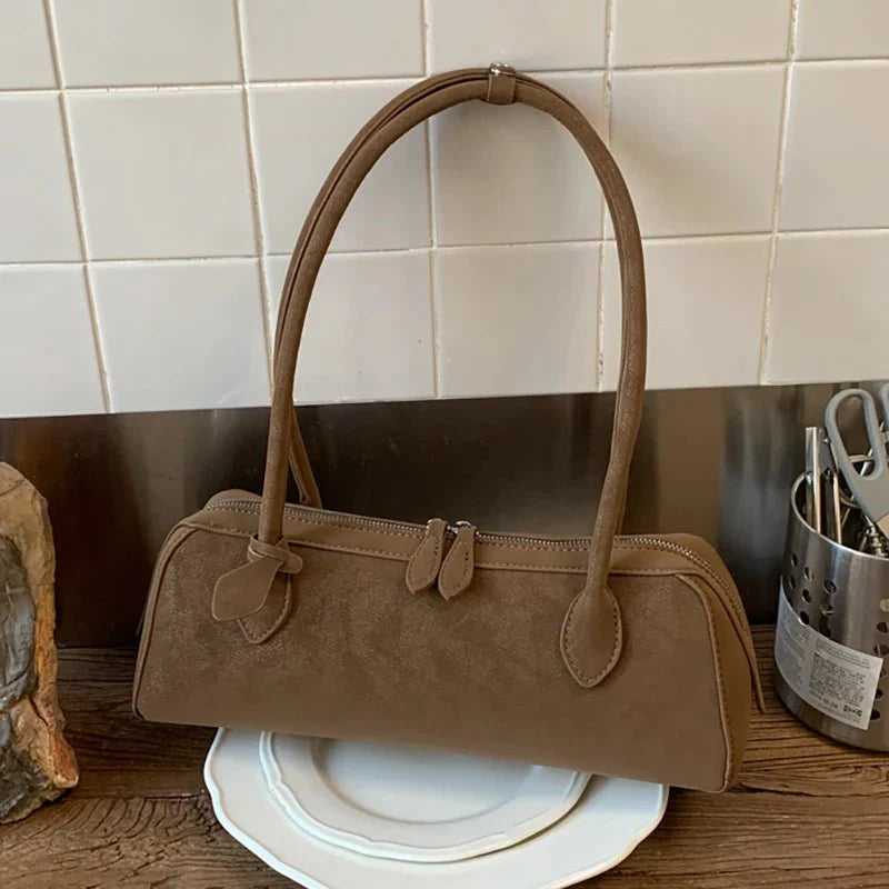 Adora Wildleder-Baguette-Bag