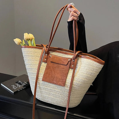 Beatrice Geflochtene Schultertasche in Waldgrün