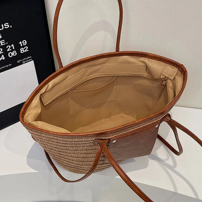 Beatrice Geflochtene Schultertasche in Waldgrün