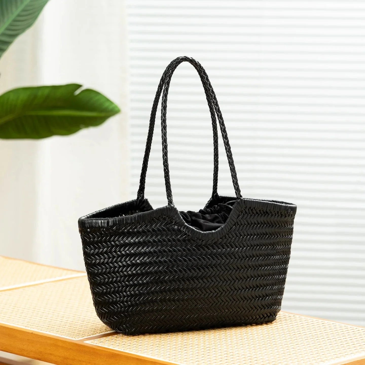 Bianca Handgeflochtene Ledertasche