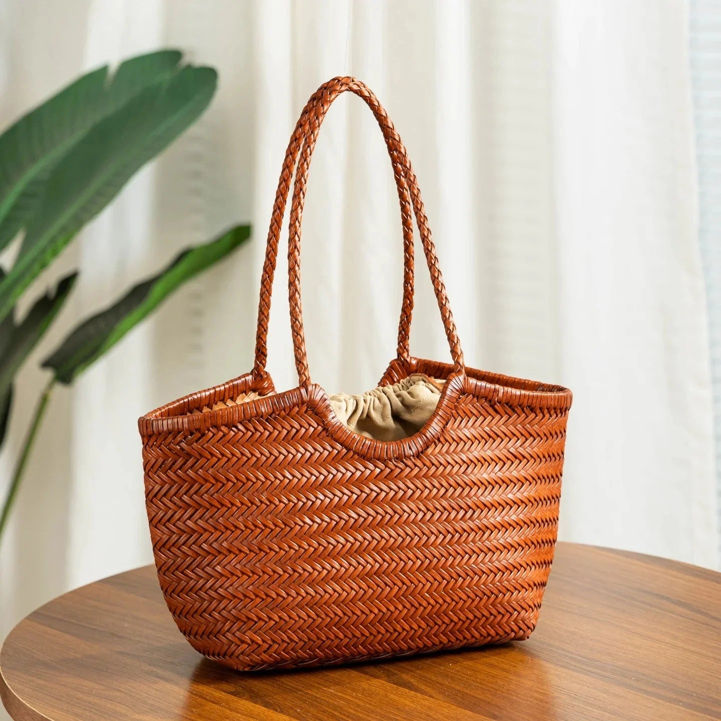 Bianca Handgeflochtene Ledertasche