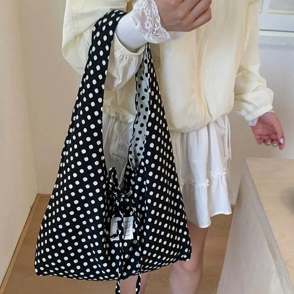 Sheila Wende-Hobo-Bag mit Polka Dots