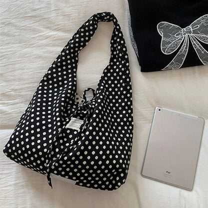 Sheila Wende-Hobo-Bag mit Polka Dots