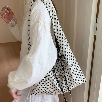 Sheila Wende-Hobo-Bag mit Polka Dots