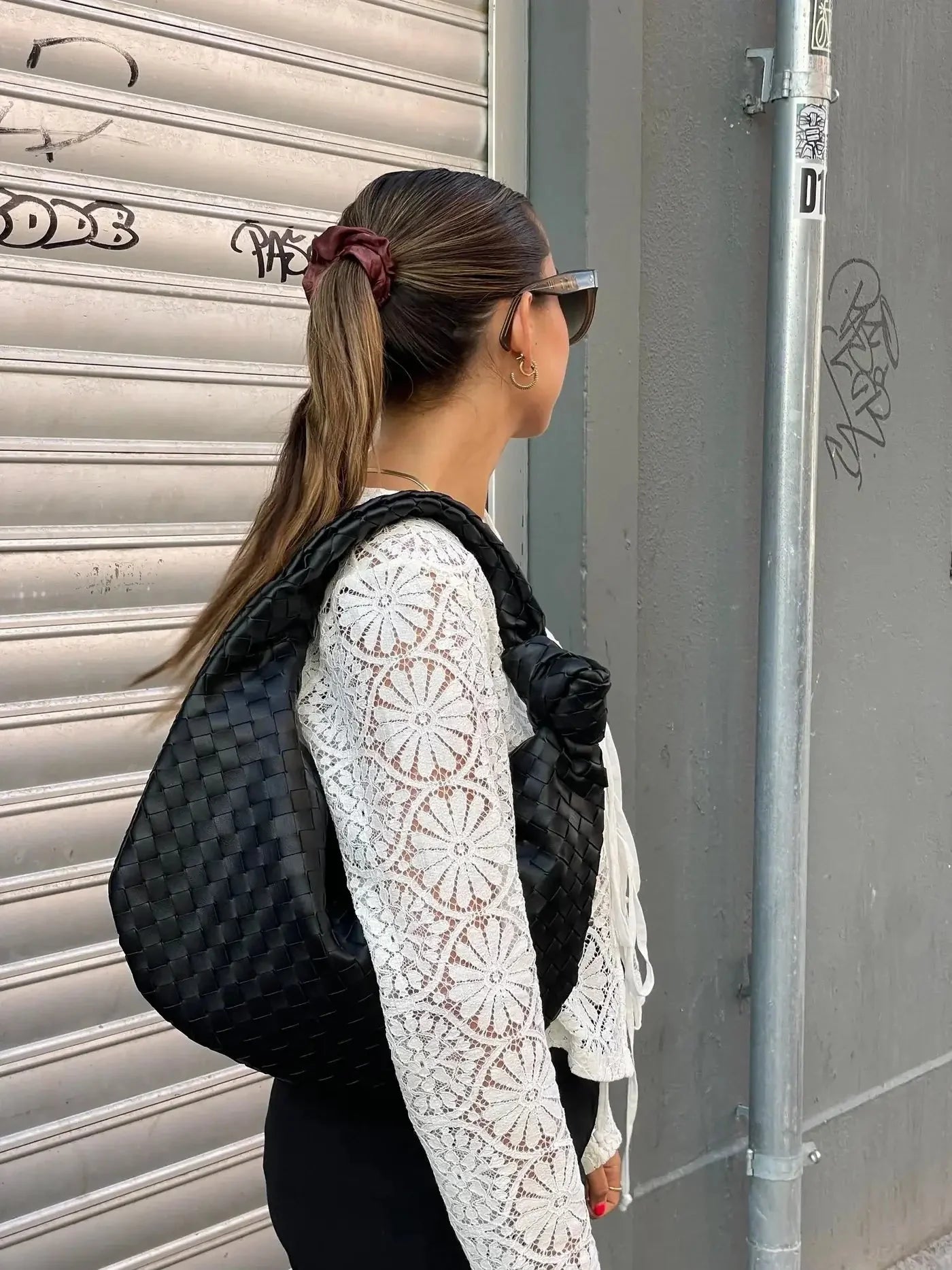 Medium woven Tasche