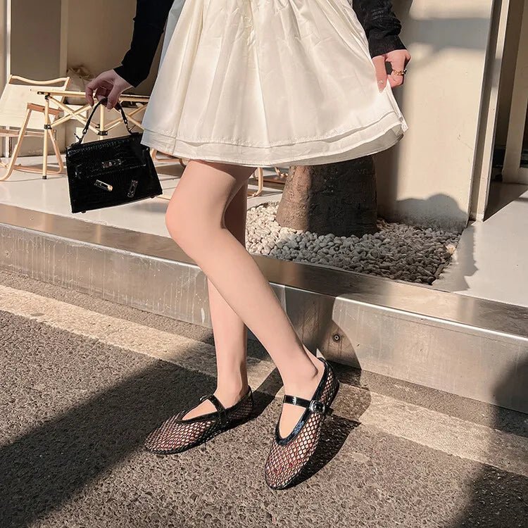 Ballerinas mit Schnalle aus Mesh