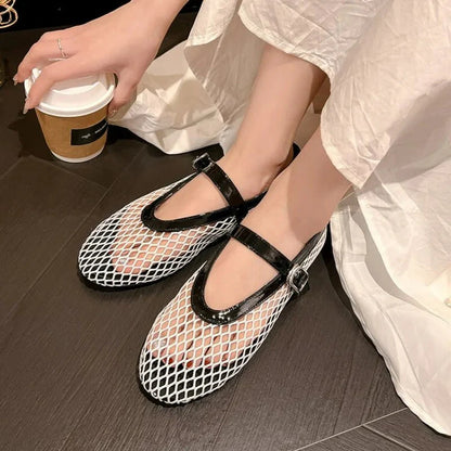 Ballerinas mit Schnalle aus Mesh