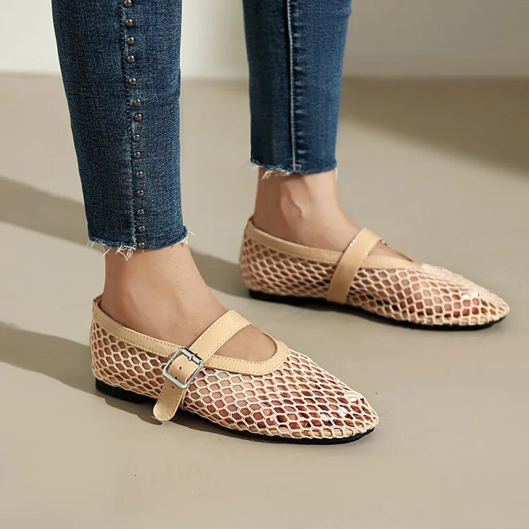 Ballerinas mit Schnalle aus Mesh