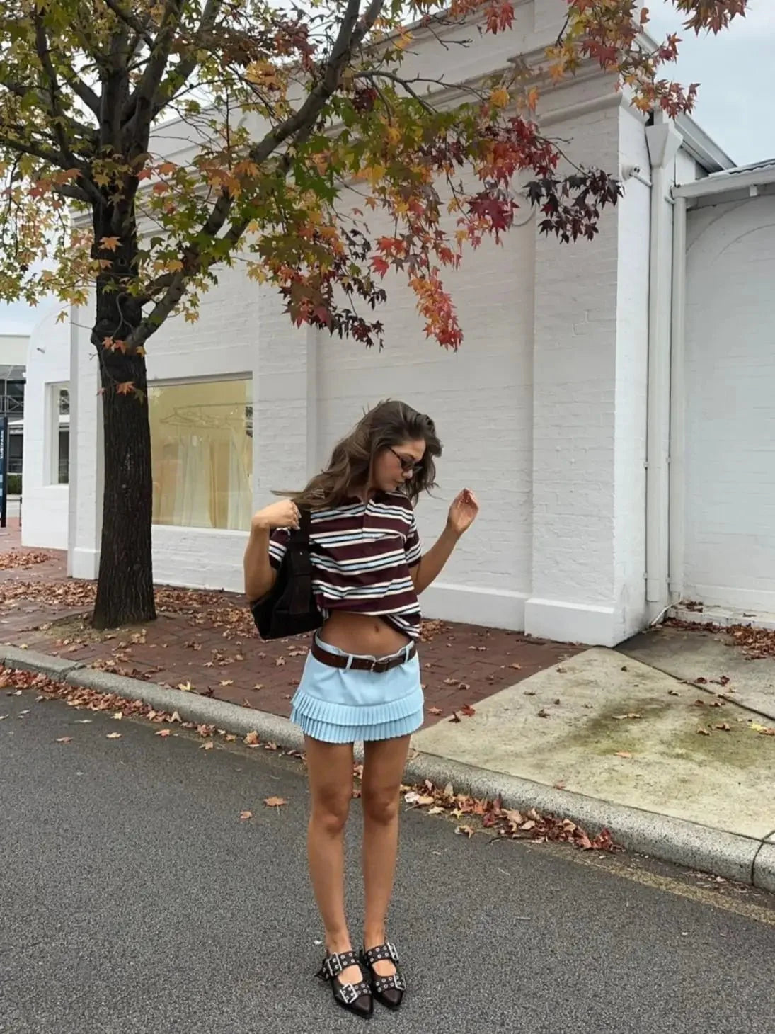 Bella Falten-Minirock mit niedriger Taille