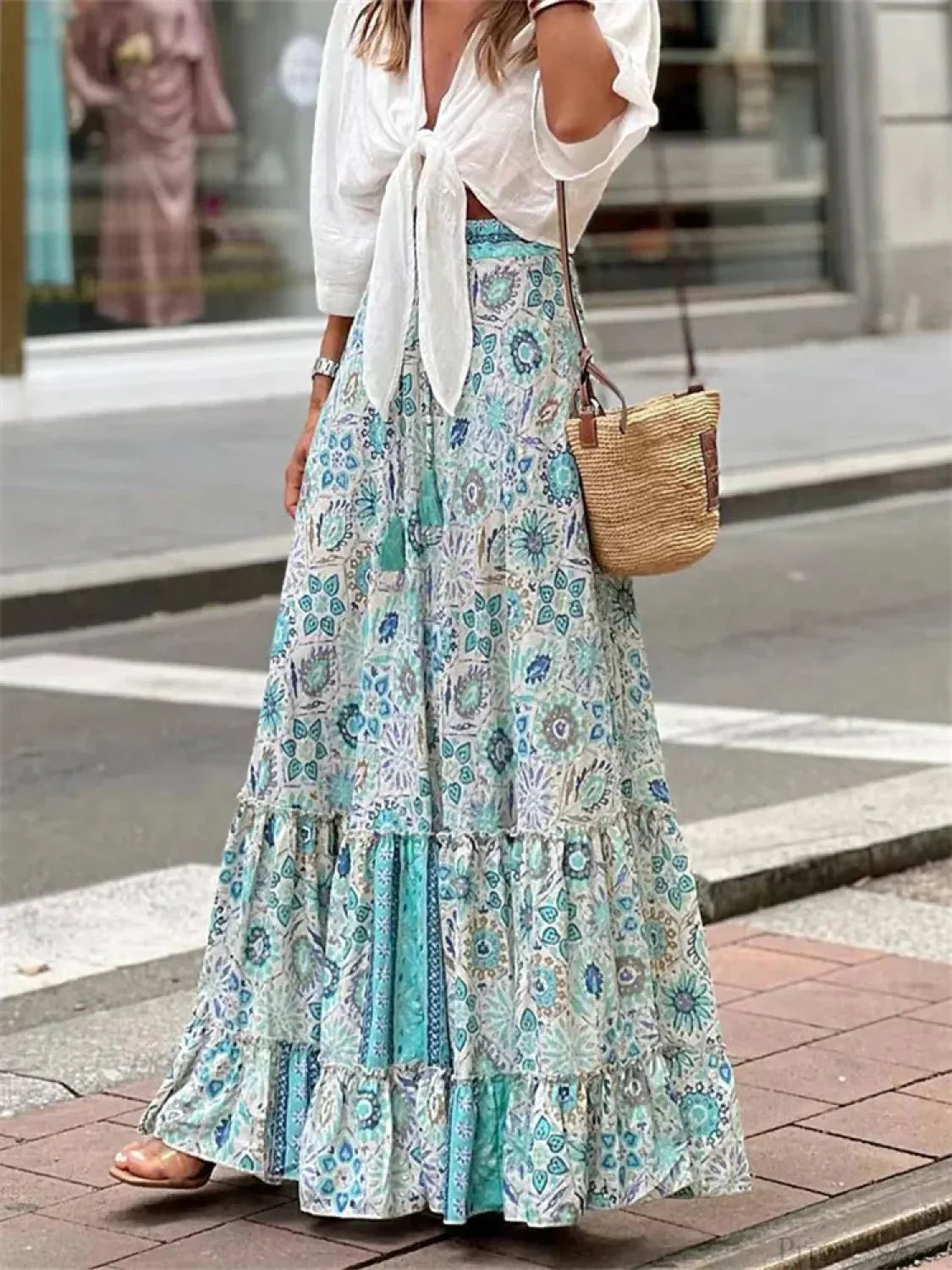 Boho skirt with flowing print and ruffled hem
