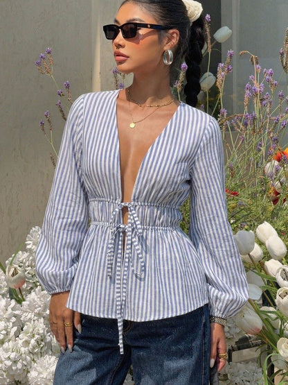 Yelena Gestreifte Bluse mit Bindeband vorn
